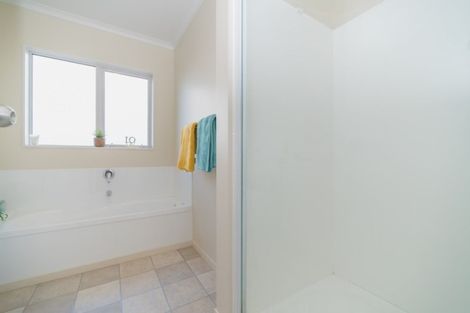 Photo of property in 17 King Street, Halcombe, Feilding, 4779