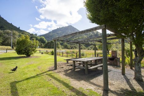 Photo of property in 3821 Waiapu Road, Tokomaru Bay, 4079