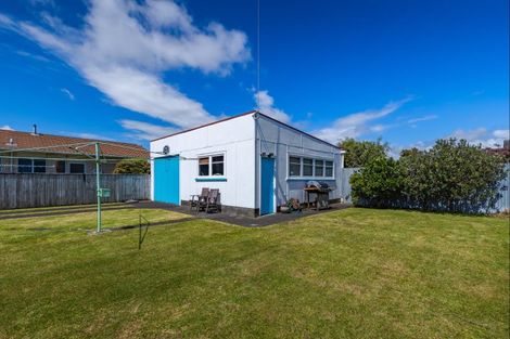 Photo of property in 4 Turakina Street, Merrilands, New Plymouth, 4312