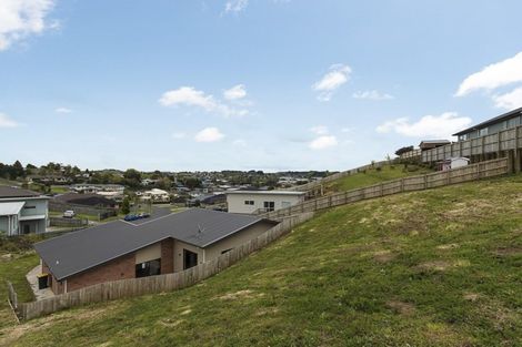 Photo of property in 44 Cape Vista Crescent, Pukekohe, 2120