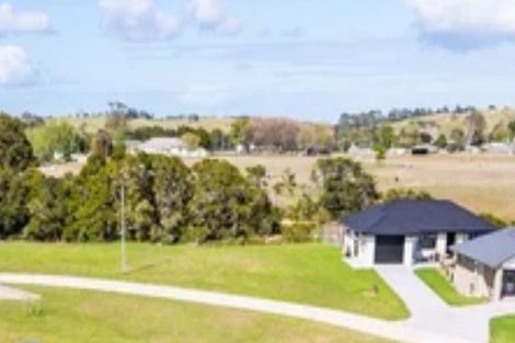 Photo of property in 25 Manaaki Circle, Paparoa, 0571
