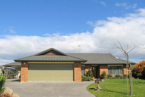 Photo of property in 48 Mcleod Place, Papamoa Beach, Papamoa, 3118