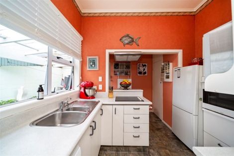 Photo of property in 10 Furlong Street, Hawera, 4610