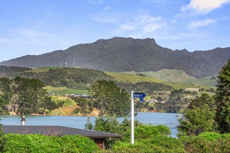 Photo of property in 2 Harakeke Place, Raglan, 3225