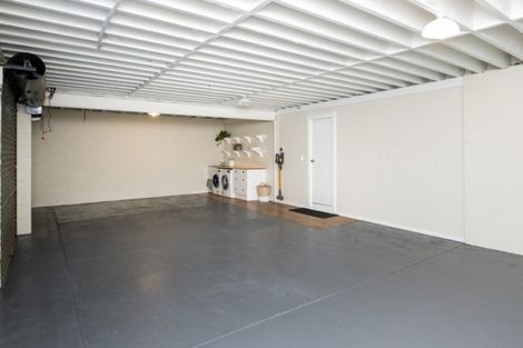 Photo of property in 2 Lovat Street, Havelock North, 4130