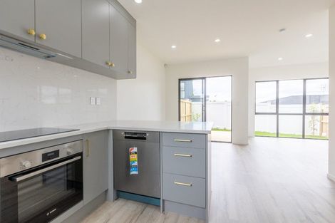 Photo of property in 7/77 Glenmore Road, Sunnyhills, Auckland, 2010