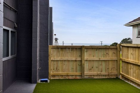 Photo of property in 38a Breakwater Road, Moturoa, New Plymouth, 4310