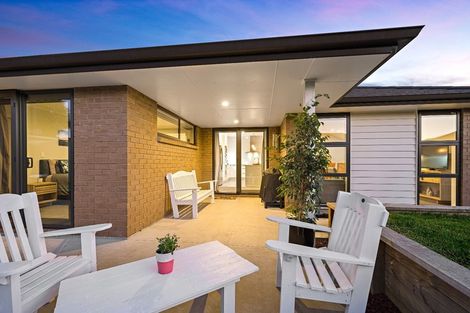 Photo of property in 15 Gemscott Crescent, Huapai, Kumeu, 0810