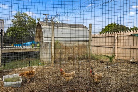 Photo of property in 2 Rere Place, Parakai, 0830