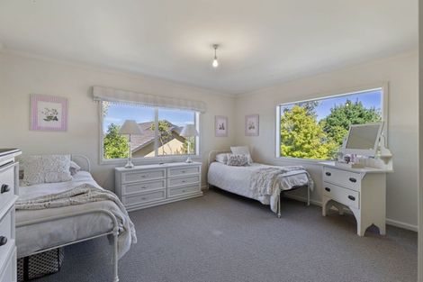 Photo of property in 33 Royal Oak Drive, Kelvin Grove, Palmerston North, 4414