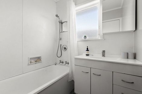 Photo of property in 227 Lumsden Place, Akina, Hastings, 4122