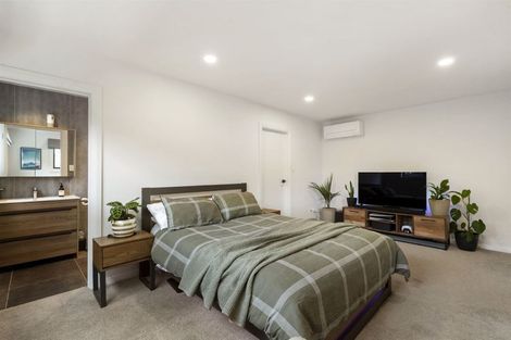 Photo of property in 10a Aberdeen Road, Campbells Bay, Auckland, 0620