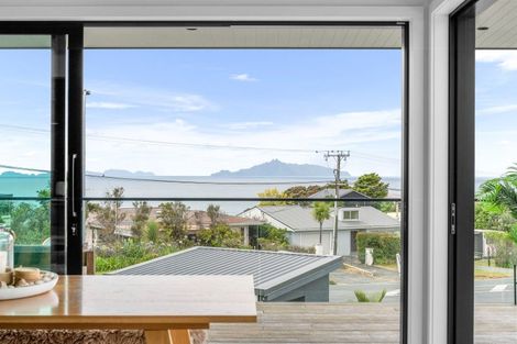 Photo of property in 2 Blue Moon Rise, Langs Beach, 0582