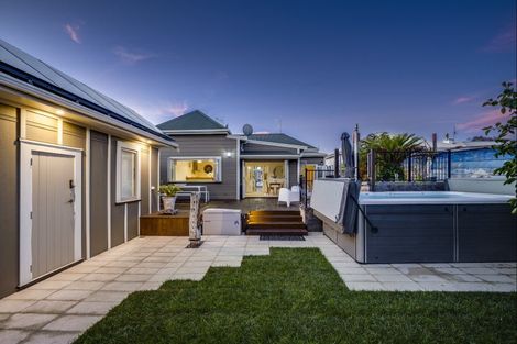 Photo of property in 14 Hall Street, Napier South, Napier, 4110