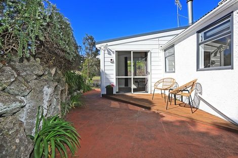 Photo of property in 10 Coote Road, Bluff Hill, Napier, 4110