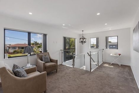 Photo of property in 19a Muir Avenue, Mangere Bridge, Auckland, 2022