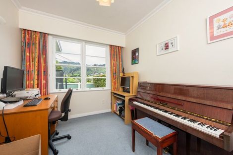 Photo of property in 17 Izard Road, Khandallah, Wellington, 6035