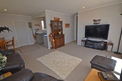 Photo of property in 9 Ballial Place, West Harbour, Auckland, 0618