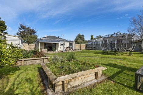 Photo of property in 16 Falstaff Street, Stratford, 4332