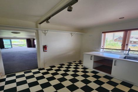 Photo of property in 302 Rangatira Road, Beach Haven, Auckland, 0626