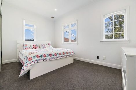 Photo of property in 98 Millbrook Road, Sunnyvale, Auckland, 0612