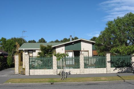 Photo of property in 14 Valecrest Avenue, Parklands, Christchurch, 8083