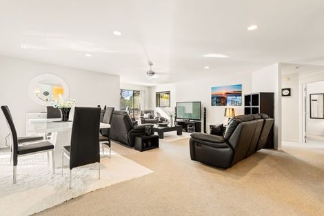 Photo of property in 14 Monkton Close, Greenhithe, Auckland, 0632
