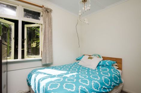 Photo of property in 136 Horsman Road, Waitakere, Henderson, 0782