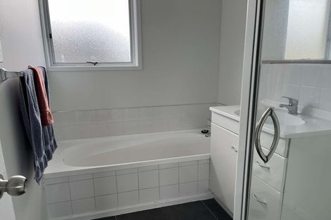 Photo of property in 35 Tabitha Crescent, Henderson, Auckland, 0612