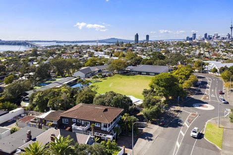 Photo of property in 213 Jervois Road, Herne Bay, Auckland, 1011