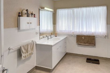 Photo of property in 8 Noone Close, Onerahi, Whangarei, 0110