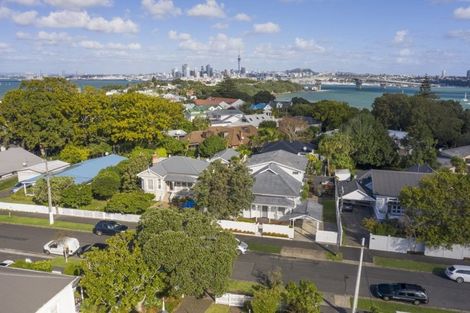 Photo of property in 1/14 Vincent Road, Northcote Point, Auckland, 0627