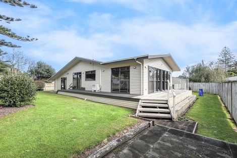 Photo of property in 51 Youngs Road, Papakura, 2110