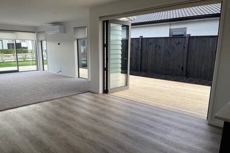 Photo of property in 52 Siren Street, Wainui, 0932
