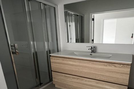 Photo of property in 9/233 Great North Road, Henderson, Auckland, 0612