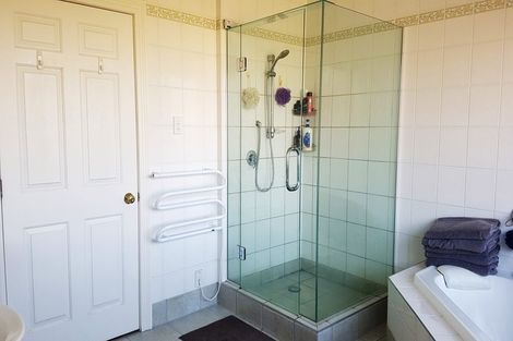 Photo of property in 165 Pine Valley Road, Dairy Flat, Silverdale, 0992