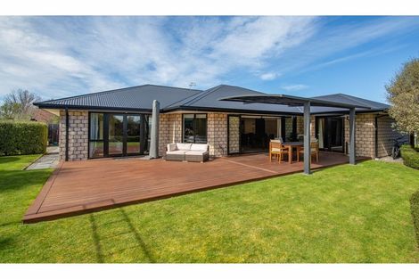 Photo of property in 42 Acacia Avenue, Rangiora, 7400
