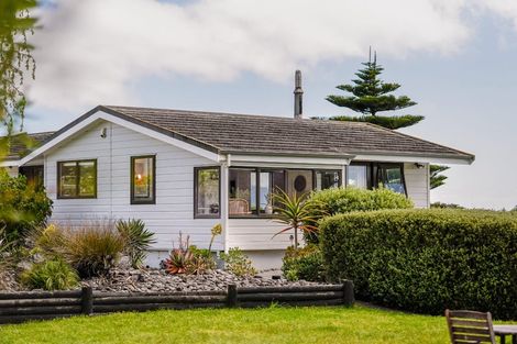 Photo of property in 115 Sims Road, Te Horo Beach, Otaki, 5581