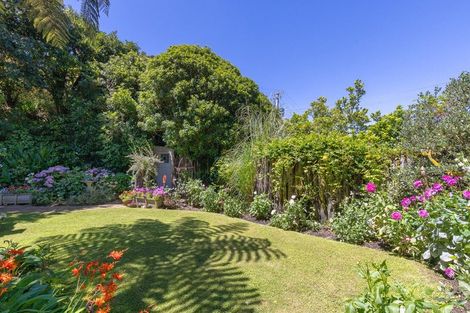 Photo of property in 21 Gordon Road, Plimmerton, Porirua, 5026