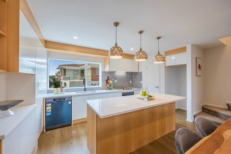 Photo of property in 7c Liston Street, Northcote, Auckland, 0627