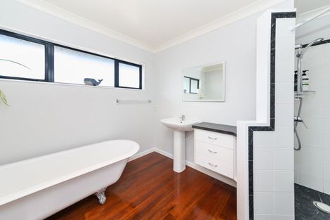 Photo of property in 8 Almond Grove, Feilding, 4702