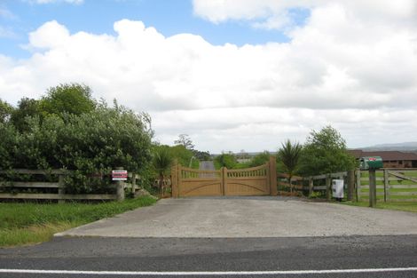 Photo of property in 202 Oraha Road, Kumeu, 0892