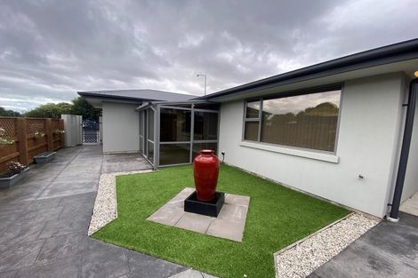 Photo of property in 2/61 Colombo Street, Cashmere, Christchurch, 8022