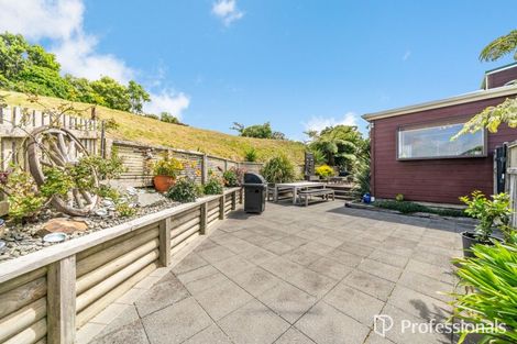 Photo of property in 11 Maungaraki Road, Korokoro, Lower Hutt, 5012