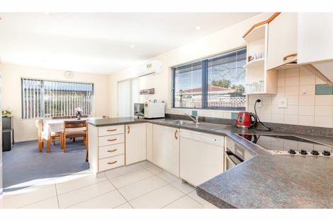 Photo of property in 86a Mackworth Street, Woolston, Christchurch, 8062