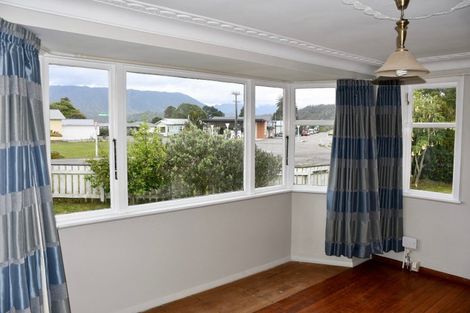 Photo of property in 129 Waverley Street, Karamea, 7893