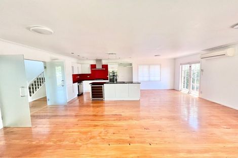 Photo of property in 2 King Richard Place, Browns Bay, Auckland, 0630