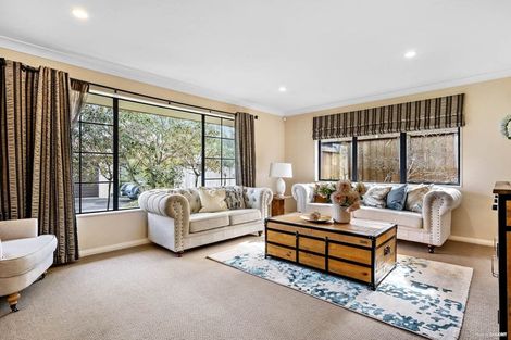 Photo of property in 16 Breon Place, Flat Bush, Auckland, 2016