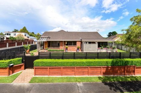 Photo of property in 15 Dallinger Street, St Andrews, Hamilton, 3200