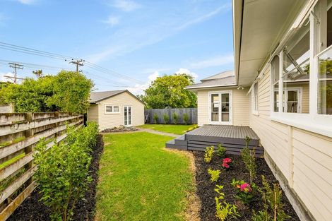 Photo of property in 39 Wharf Road, Te Atatu Peninsula, Auckland, 0610